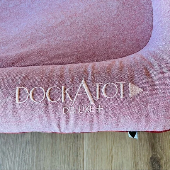 Dockatot Deluxe Plus 0-8 Months with Case Ginger Chambray - Picture 2 of 11